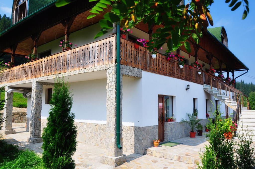 Conacul Domnitei Voronet Exterior photo