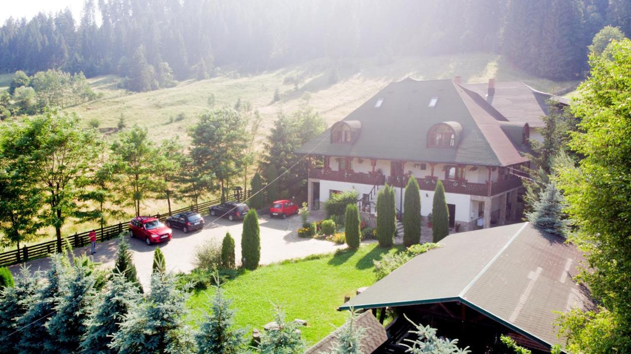Conacul Domnitei Voronet Exterior photo