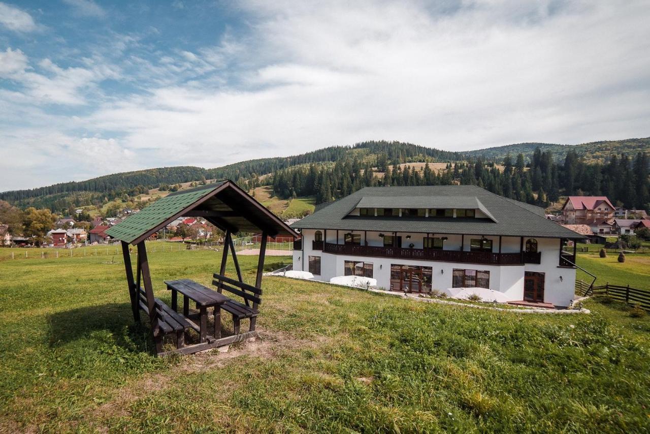 Conacul Domnitei Voronet Exterior photo