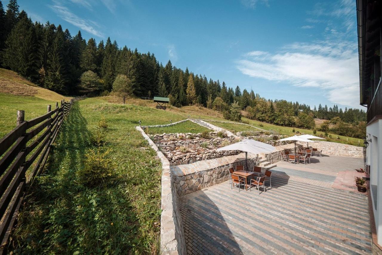 Conacul Domnitei Voronet Exterior photo