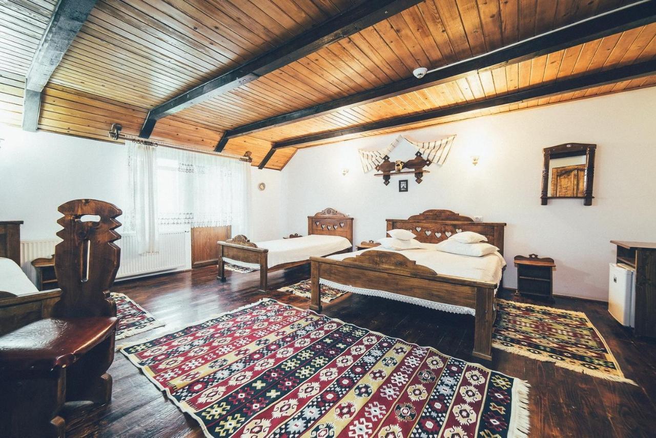 Conacul Domnitei Voronet Exterior photo